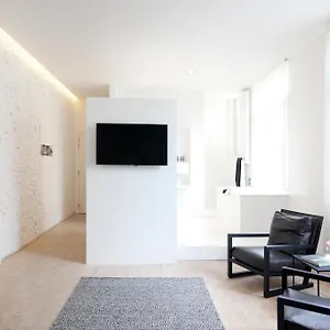 Maison Nationale Flats & Bed & Breakfast